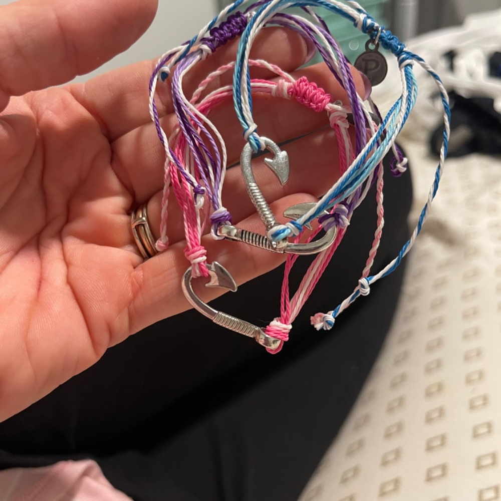 Bracelets - Picture 2 of 8